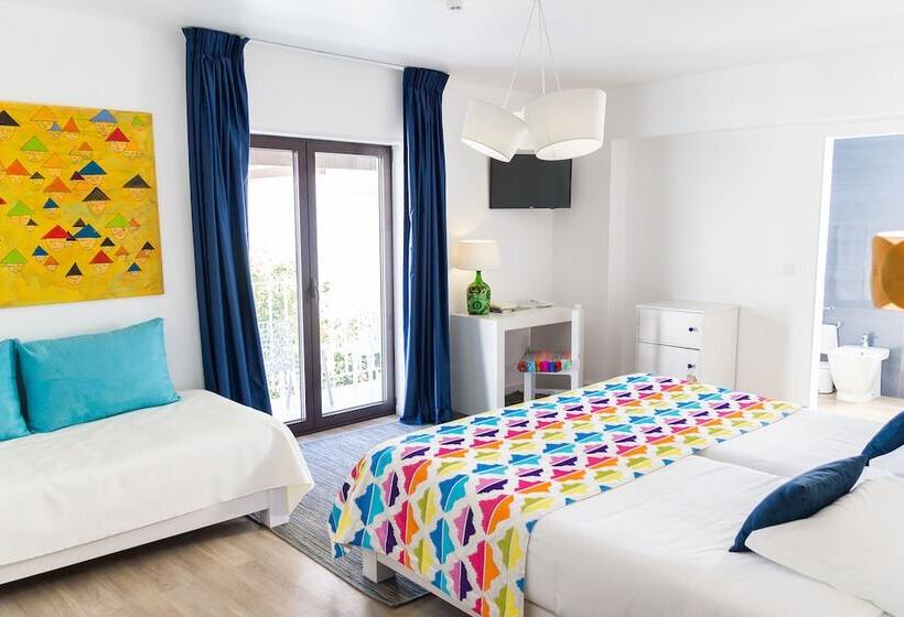 Трехместный Номер Стандарт с Балконом, Boutique Hotel Casa Do Outeiro   Arts & Crafts