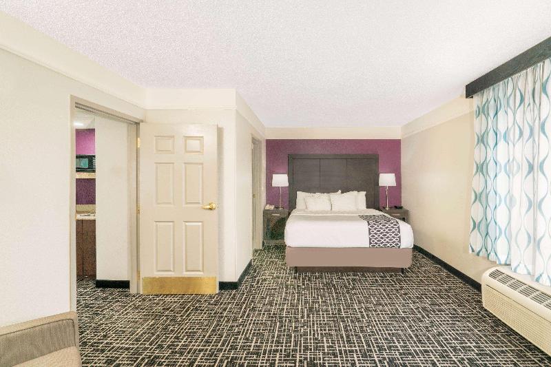 Люкс Кровать Кинг, La Quinta By Wyndham Latham Albany Airport