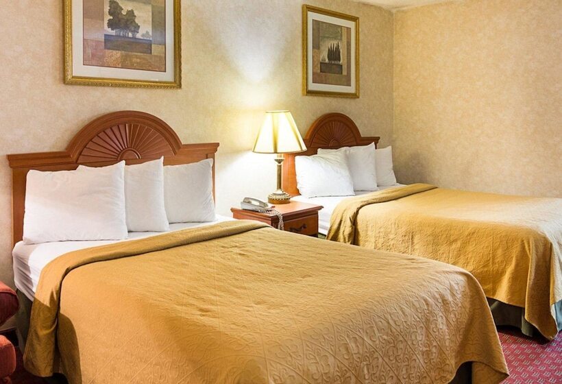 Номер Стандарт 2 Двуспальные Кровати, Quality Inn Petersburg Near Fort Greggadams