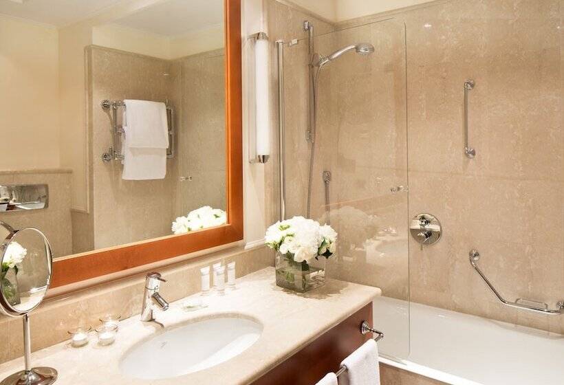 Номер Deluxe, Starhotels Grand Milan