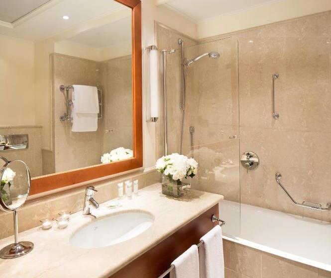 Номер Deluxe, Starhotels Grand Milan