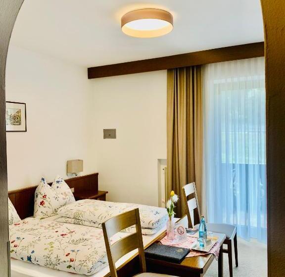 Номер Стандарт с Балконом, Tannerhof Bed & Breakfast