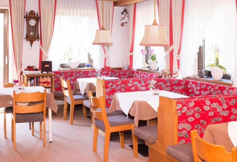 Номер Стандарт с Балконом, Tannerhof Bed & Breakfast