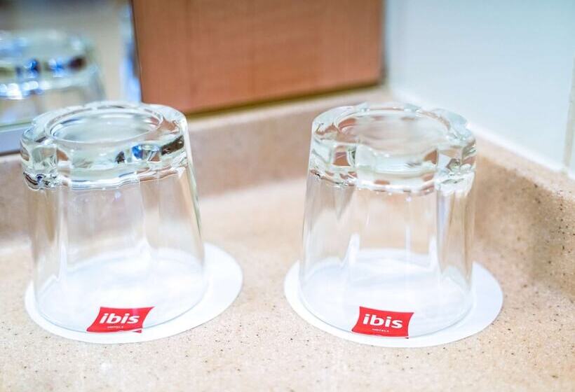 스탠다드 룸 더블 침대, Ibis Győr