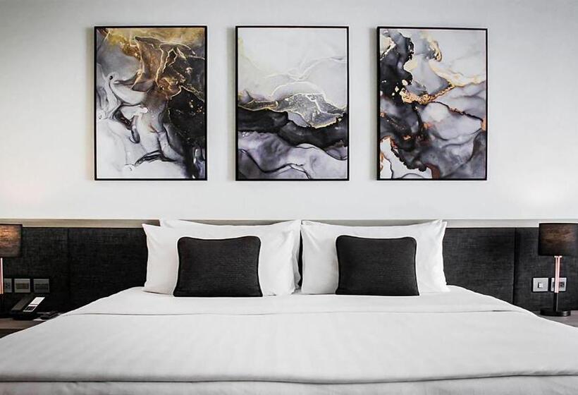 디럭스 룸 킹사이즈 침대, Paradox Resort Phuket   Sha Plus