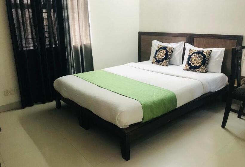 デラックスルーム, Half Moon Chennai