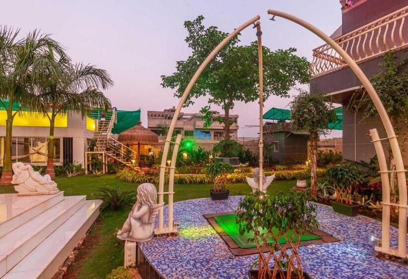 Вилла 1 Спальня, Ayurkutir Villa By Stayvista   Pool, Gym, And Snooker Table For Your Ultimate Relaxation And Enterta