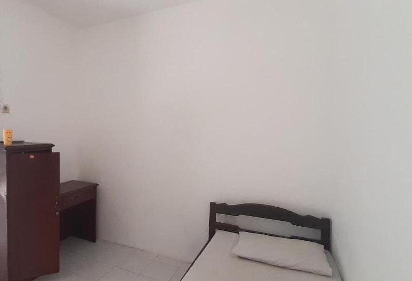 اتاق استاندارد, Oyo 90137 Griya Homestay Family