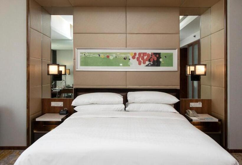اتاق سوپریور با تخت بزرگ, Sheraton Grand Shanghai Pudong Hotel & Residences