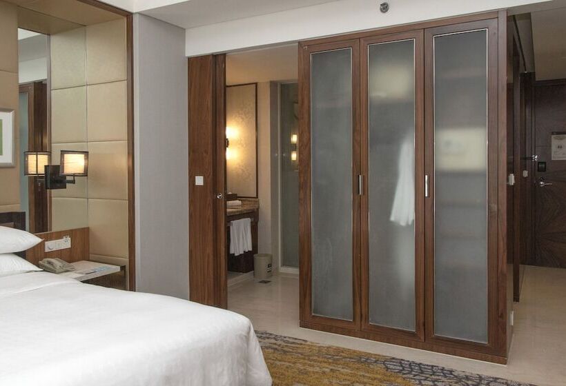 اتاق پرمیوم, Sheraton Grand Shanghai Pudong Hotel & Residences