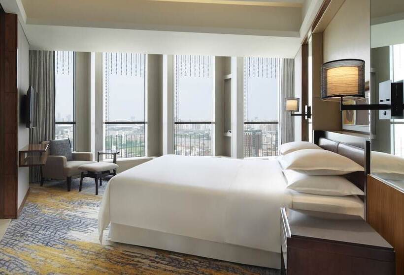 سوئیت پریمیوم, Sheraton Grand Shanghai Pudong Hotel & Residences