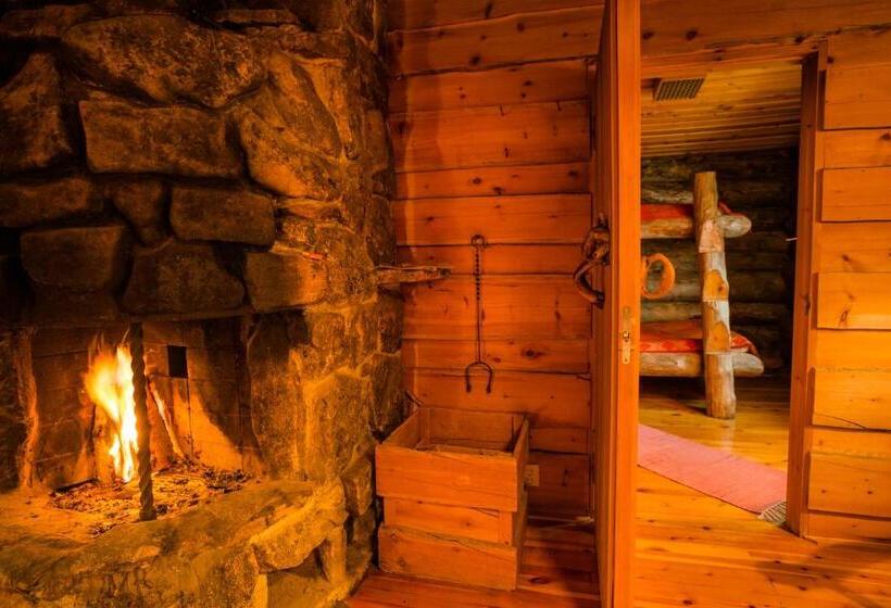 샬레, Kakslauttanen Arctic Resort   Igloos And Chalets
