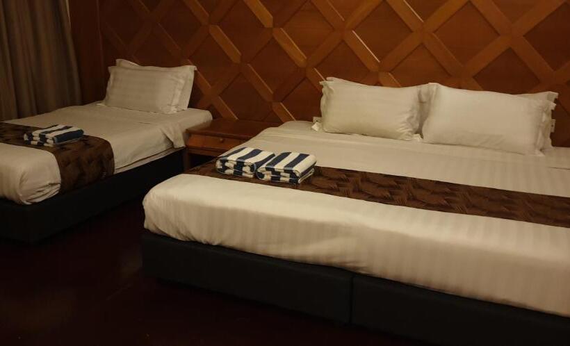 اتاق استاندارد سه تخته با بالکن, Lagoon Residence @ Langkawi