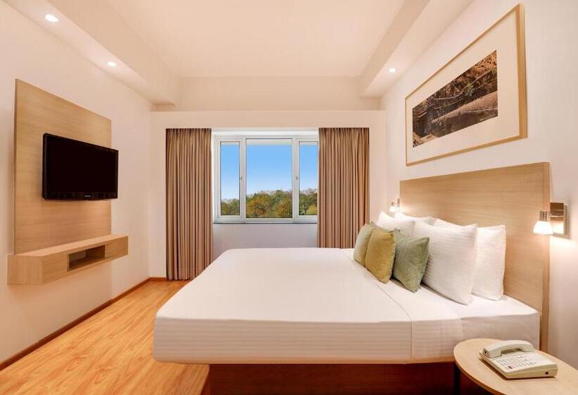 Президентский Люкс, Lemon Tree Hotel Hinjewadi Pune