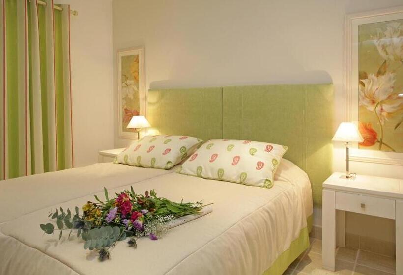Апартаменты Deluxe 3 Спальни, The View – Santo António Villas, Golf & Spa