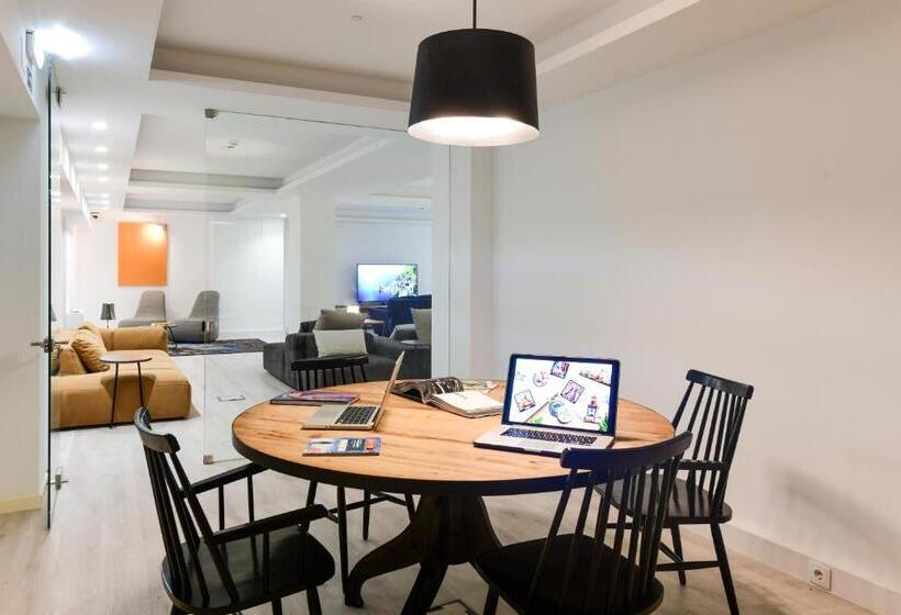 استودیوی استاندارد, Oscar Concept Apartments