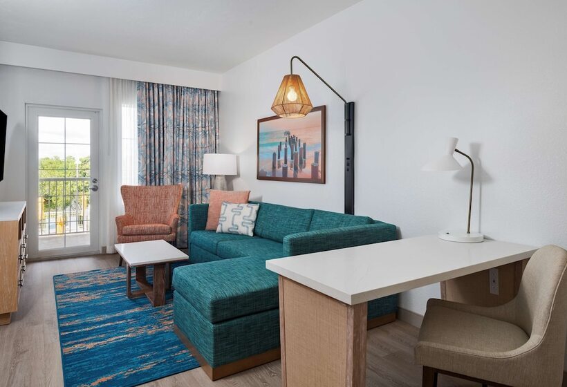 Люкс Вид на Бассейн, Doubletree Suites By Hilton Naples