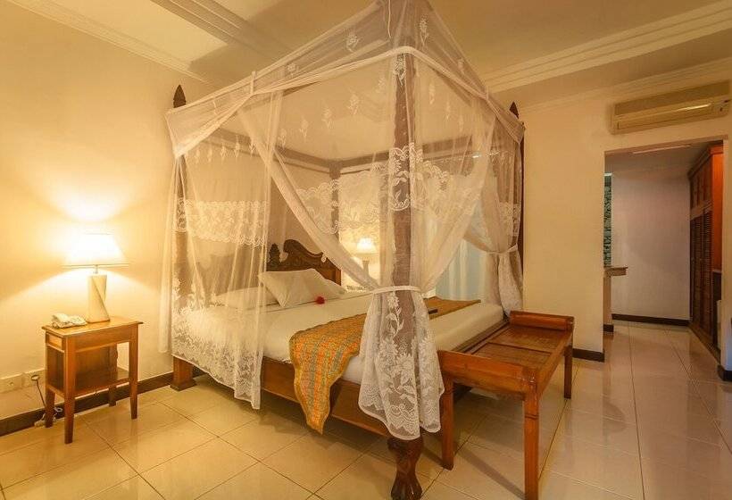 プールの見えるデラックスルーム, Sahadewa Resort & Spa