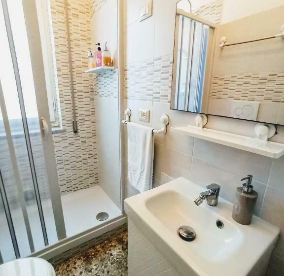 اتاق استاندارد با تخت بزرگ, Luce
