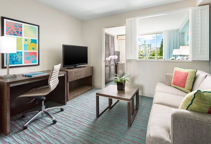 스위트, Courtyard By Marriott Waikiki Beach