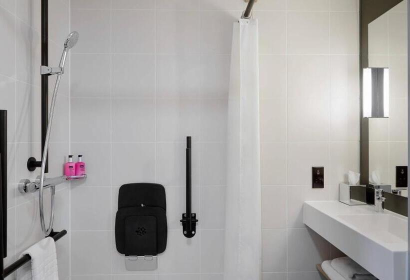 Семейный Номер, Moxy Edinburgh Fountainbridge