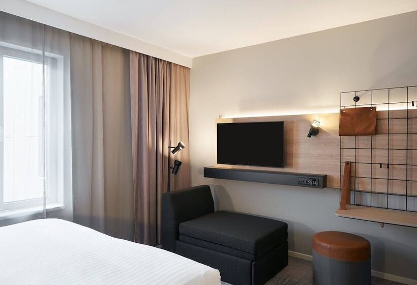 Семейный Номер, Moxy Edinburgh Fountainbridge