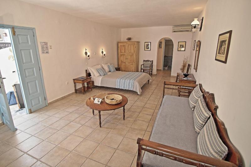 Студия Стандарт, Aethrio Sunset Village   Oia