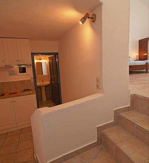 스탠다드 스튜디오, Aethrio Sunset Village   Oia