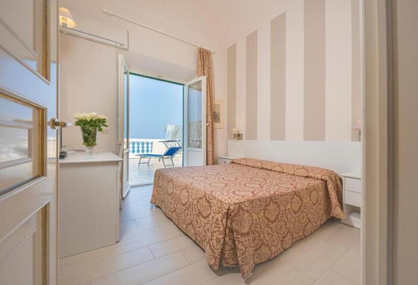 Номер Superior с Террасой, Grand Hotel Villa Parisi