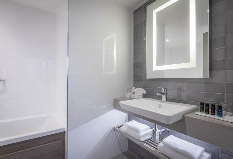 Номер Superior, Clayton Hotel Dublin Airport