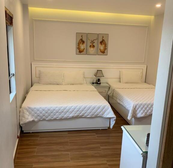 اتاق استاندارد سه نفره, Manchester Hotel Ha Long