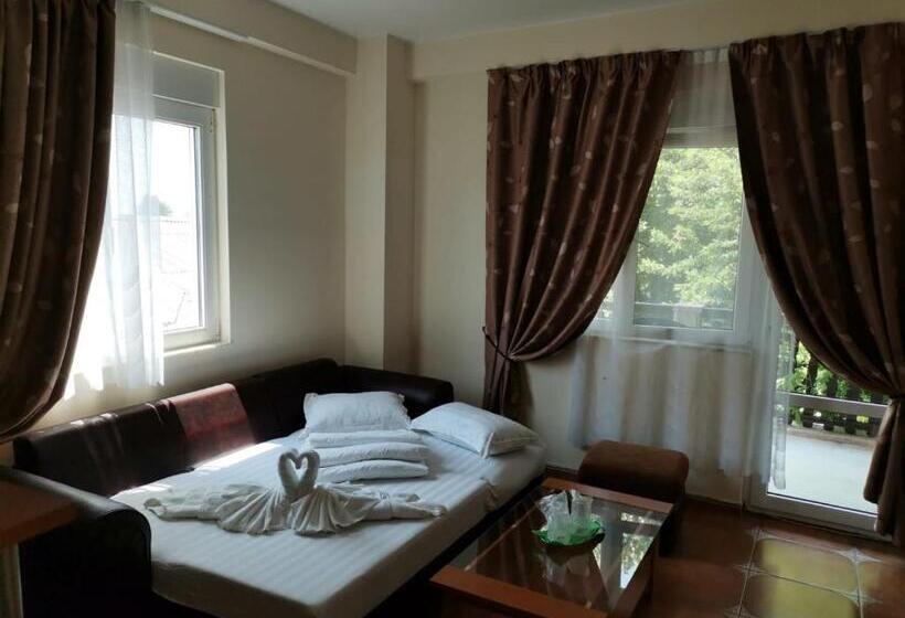 سوییت, Vila Cristal Costinesti