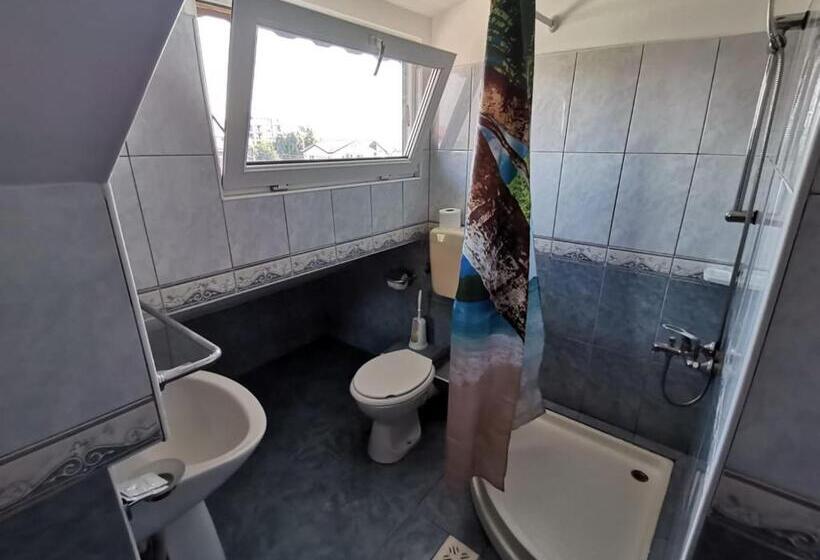 اتاق اکونومی, Vila Cristal Costinesti