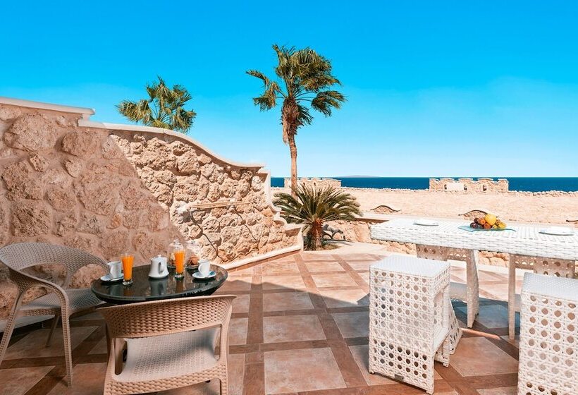 اتاق لوکس با چشم‌انداز دریا, Pickalbatros Citadel Resort Sahl Hasheesh