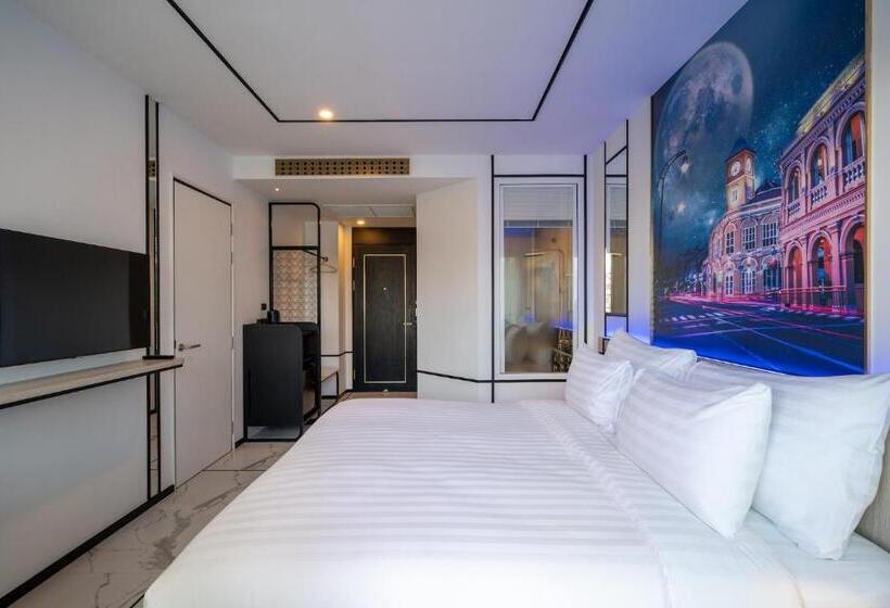 Büyük Çift Kişilik Yataklı Delüks Oda, Ratri Hotel Phuket Old Town