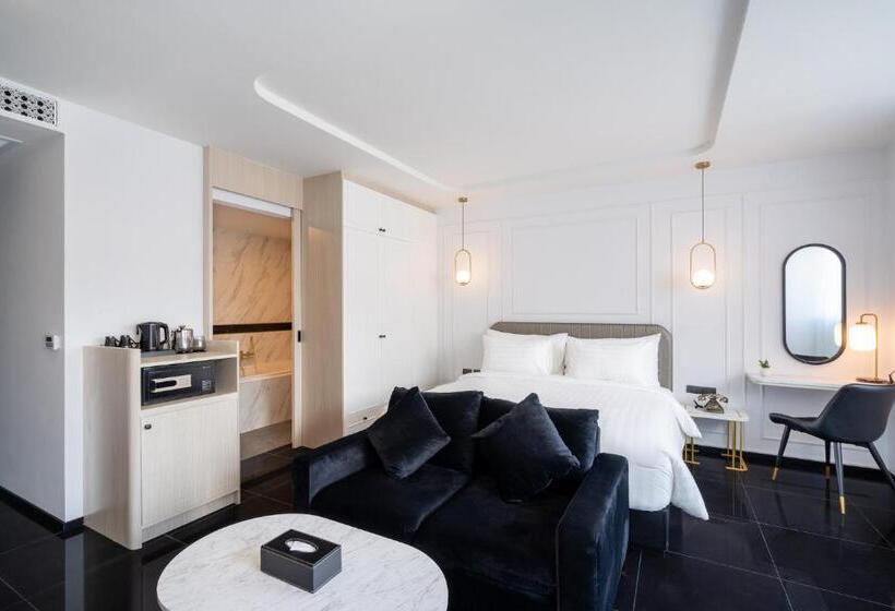 Premium Oda, Ratri Hotel Phuket Old Town