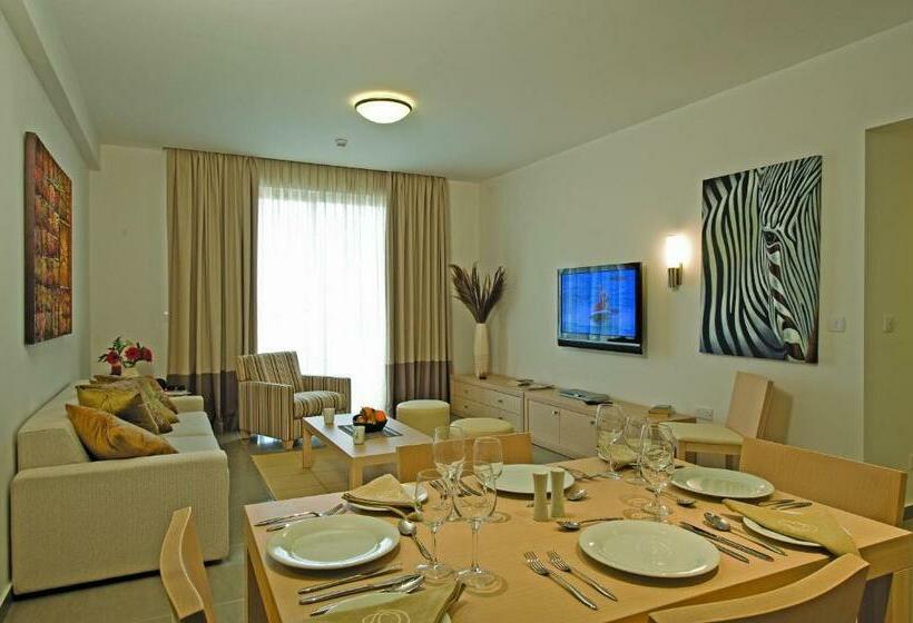Люкс 2 Спальни, Capital Coast Resort And Spa