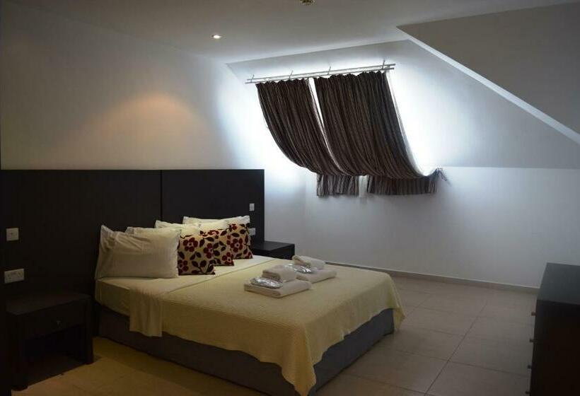 Люкс 3 Спальни, Capital Coast Resort And Spa