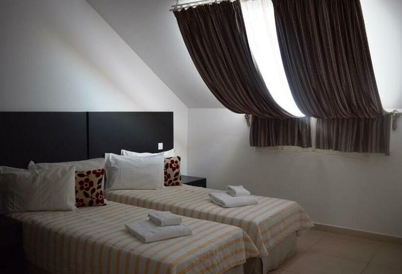 Люкс 3 Спальни, Capital Coast Resort And Spa
