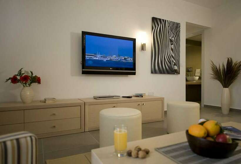 Люкс Superior 2 Спальни, Capital Coast Resort And Spa