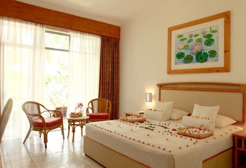 Номер Deluxe, The Oasis Beach Resort