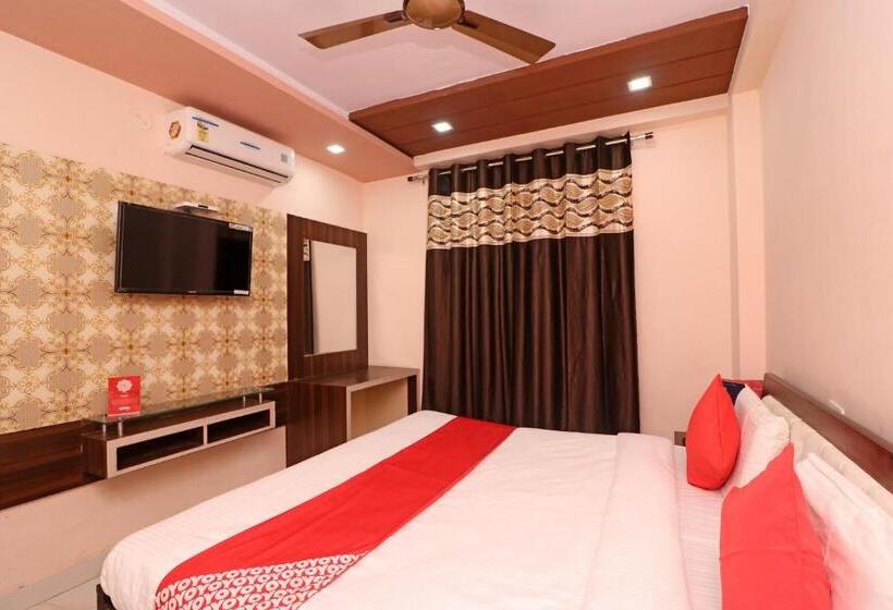 اتاق لوکس سه تخته, Flagship Hotel Royal Paradise
