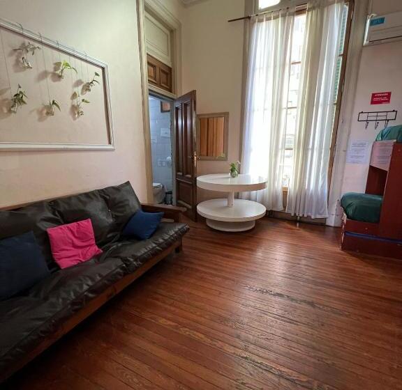 اتاق خانوادگی, High Hostel Rosario