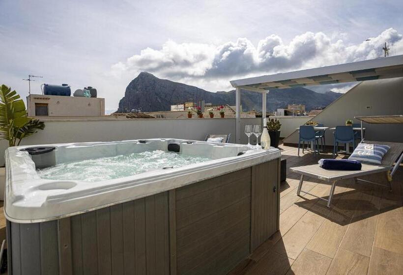 Люкс с Террасой, Acquarò Suite Jacuzzi
