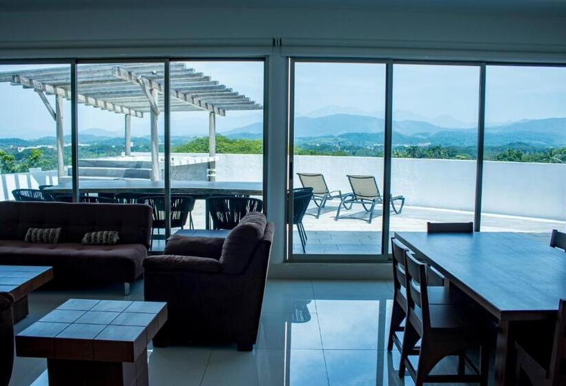 آپارتمان 1 خوابه با تراس, La Loma Suites