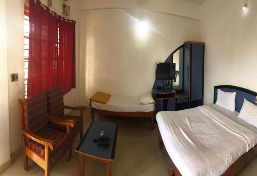 豪华三人间, Ice Berg Deluxe Lodge