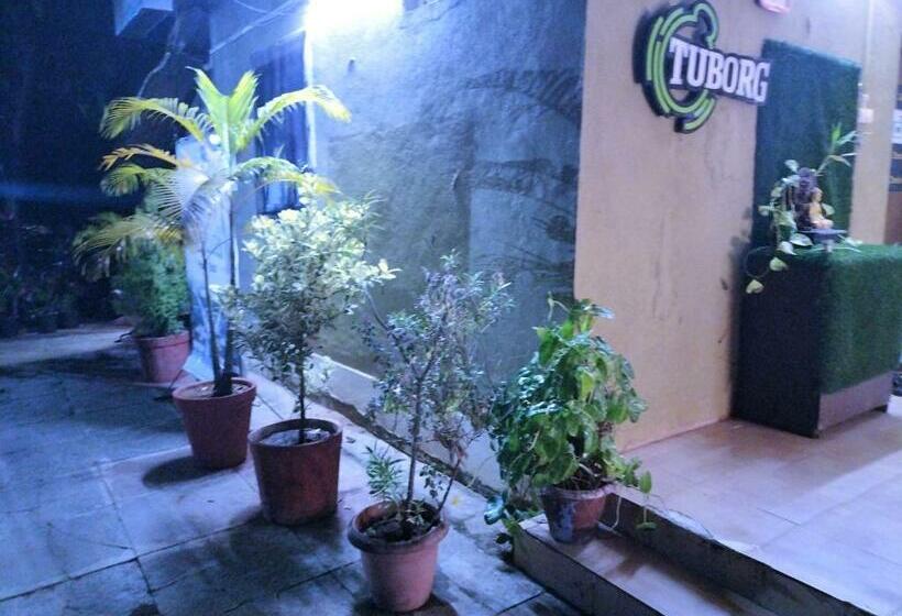 اتاق لوکس, Colva Beach Xaviers Guest House