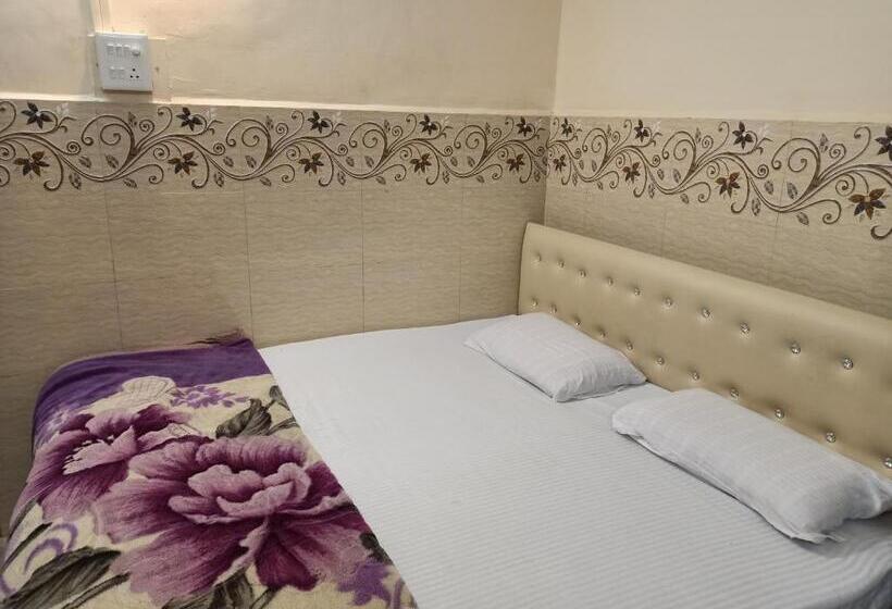 اتاق خانوادگی, Colva Beach Xaviers Guest House