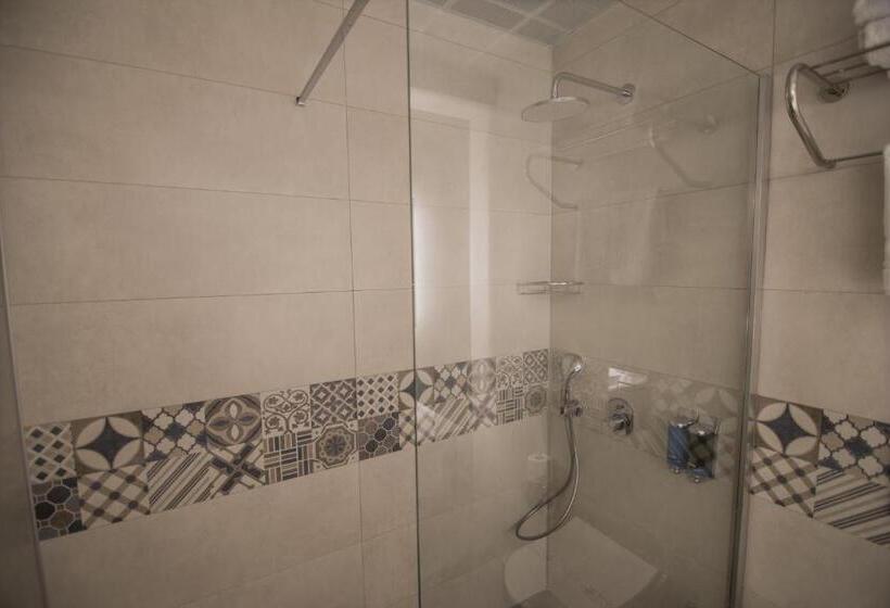 Семейный Полулюкс, Dovv Hotel Busıness