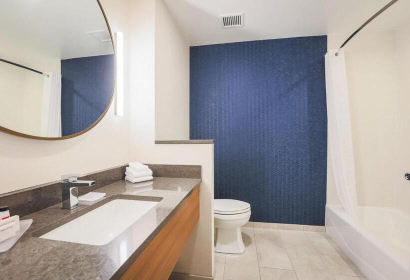 Номер Стандарт, Fairfield Inn & Suites Marquette